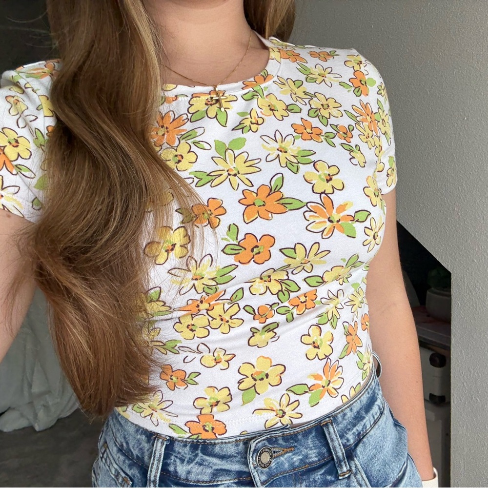 PacSun White and Orange Fitted Crop T-Shirt